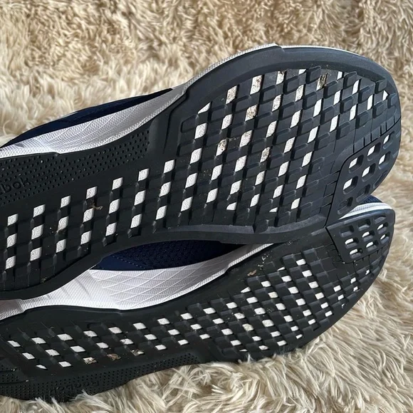 Men’s Reebok Runners - Picture 3 of 4